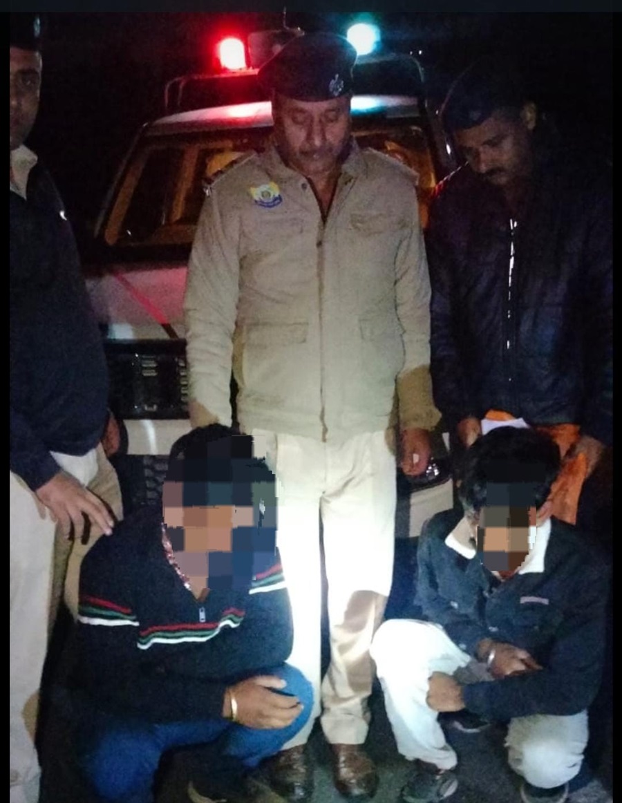   मोटरसाइकिल सवार दो  युवकों से पुलिस ने बरामद की 982 ग्राम चरस; आरोपी गिरफ्तार 