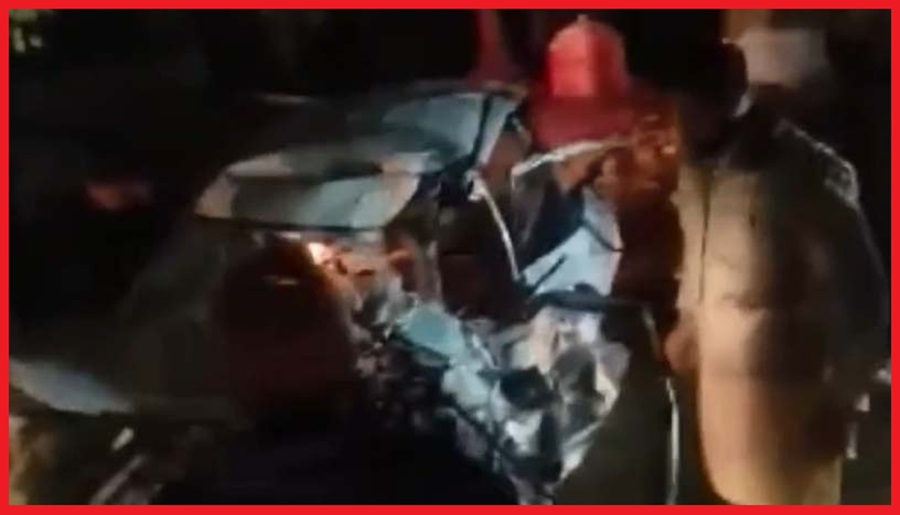 दर्दनाक सड़क हादसा;कार और वॉल्वो बस में भीषण टक्कर  ,चाची-भतीजे की मौत