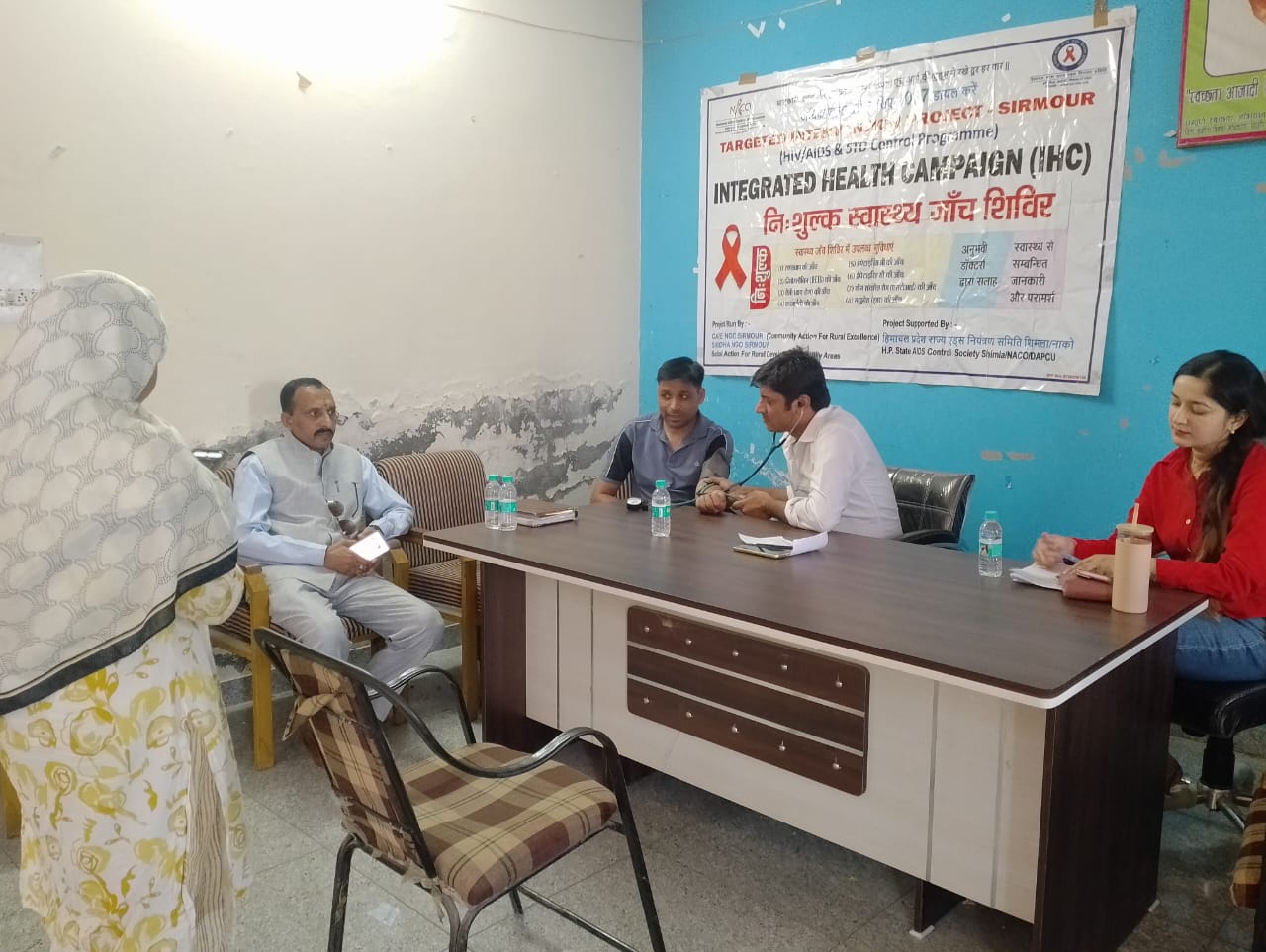 “केयर” संस्था टारगेटिड इन्टरवेशंन परियोजना काला आबं द्वारा त्रिलोकपुर में मुफ्त स्वास्थ्य जाचं शिविर का आयोजन; 142 लोगों ने उठाया सवास्थ्य लाभ