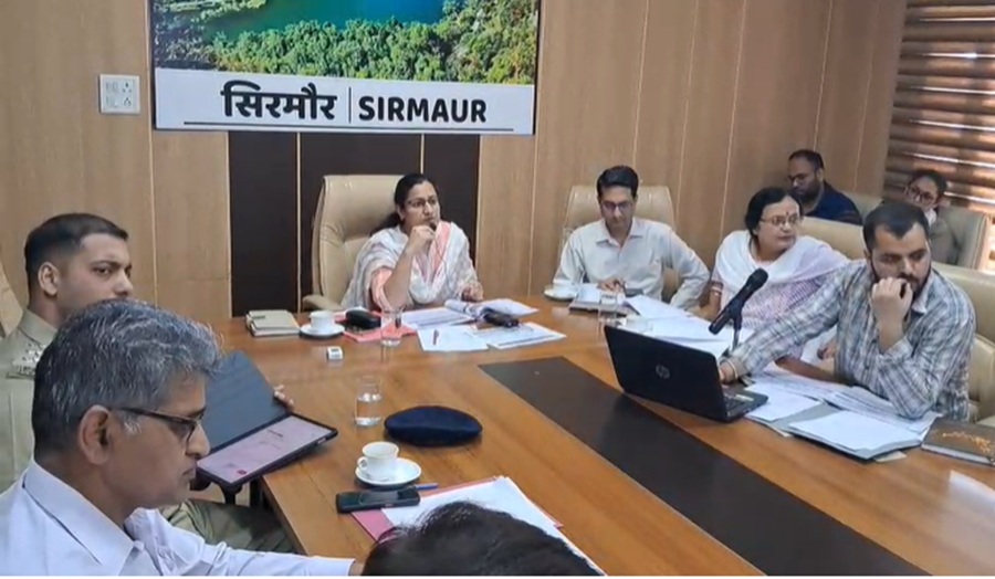 जिला में 20 जून तक पूर्ण किया जाएगा ई-परिवार सर्वेक्षण: जिला पंचायत अधिकारी