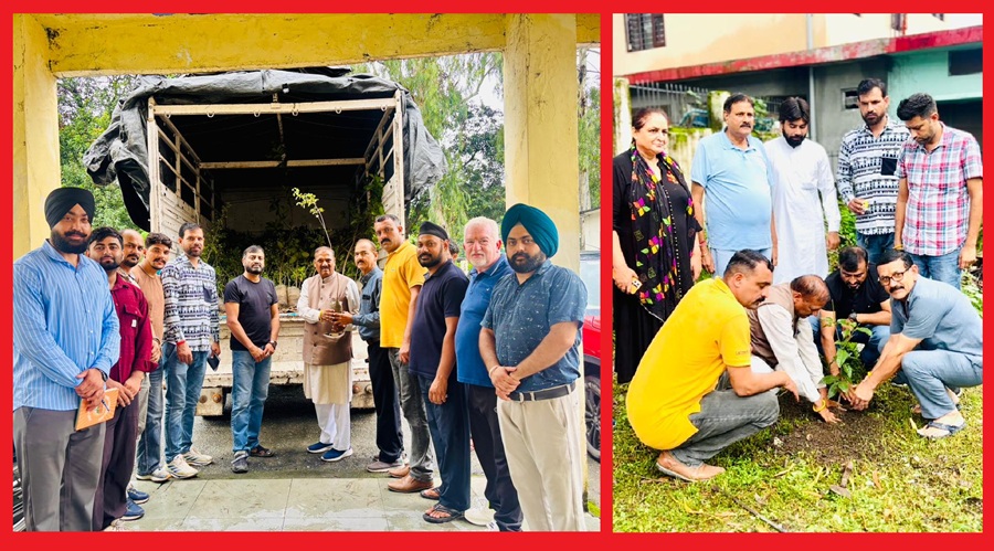 भाजपा के दोनों मंडलों की पांवटा साहिब में हुई संयुक्त बैठक: “एक पेड़ माँ के नाम’ अभियान का विधायक सुखराम चौधरी ने किया शुभारंभ..