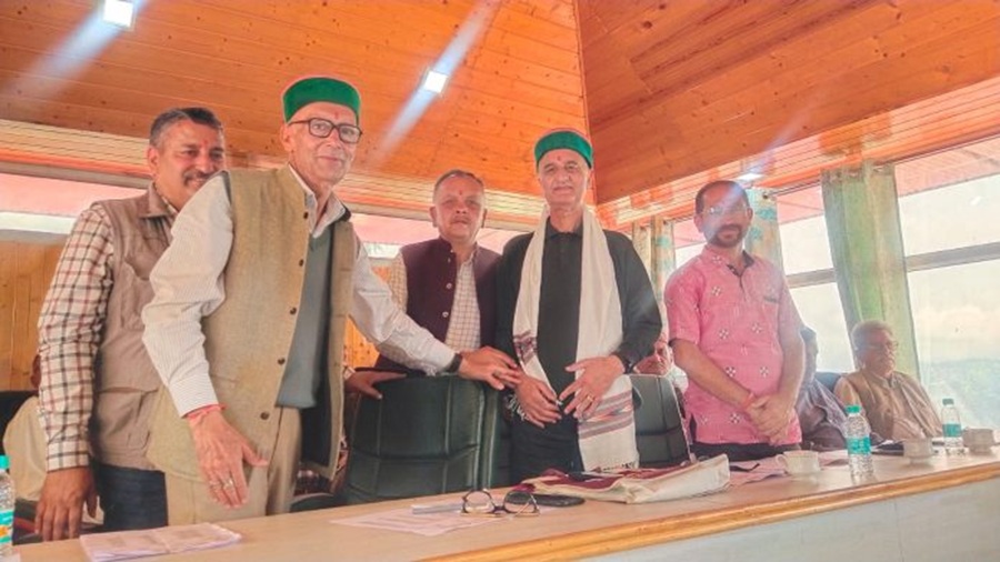 चूड़ेश्वर सेवा समिति की केंद्रीय कार्यकारिणी की बैठक चौपाल में आयोजित