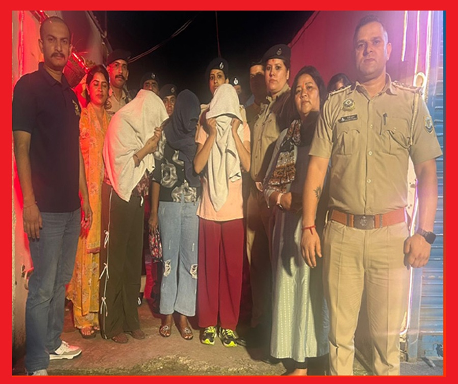 हिमाचल में देह व्यापार का भांडाफोड़ , टांडा गेस्ट हाउस से 2 युवतियां रेस्क्यू,महिला दलाल हिरासत में