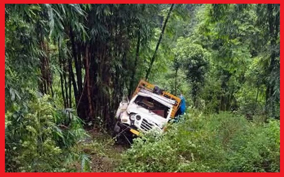 हिमाचल प्रदेश में सड़क हादसा ; श्रद्धालुओं से भरी पिकअप खाई में गिरी, 2 महिलाओं सहित 4 लोगों की मौत, 22 घायल