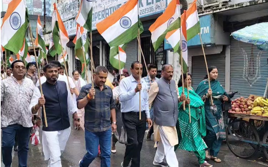 पूरे देश में गूंजा तिरंगे का जयघोष — पांवटा साहिब से उठी देशभक्ति की लहर