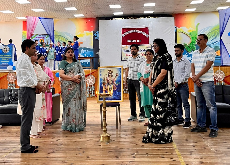 आयुर्वेद दिवस पर योग, स्वास्थ्य जांच शिविर एवं जागरूकता व्याख्यान का आयोजन