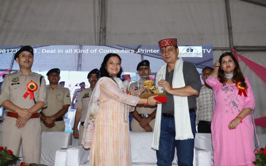 सराहां मेले के दूसरे दिन निश्चिंत नेगी रहे मुख्य अतिथि दंगल प्रतियोगिता का किया शुभारंभ