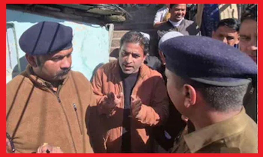 संजौली मस्जिद में नमाज पढ़ने आए थे मुस्लिम, महिलाओं ने किया विरोध 