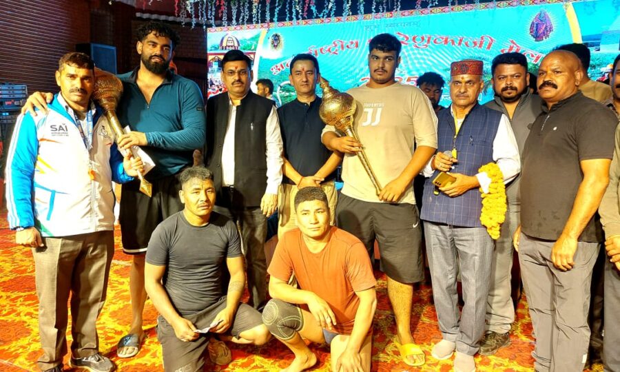 अंतरराष्ट्रीय श्री रेणुका जी मेला में आशीष रहे दंगल के विजेता