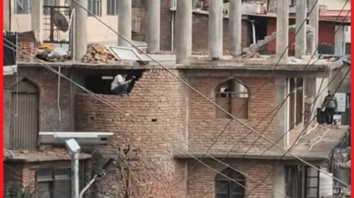 हिमाचल हाईकोर्ट के आदेशों के बाद संजौली मस्जिद के तीसरे फ्लोर को तोड़ने का काम शुरू