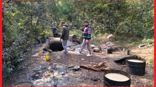 पांवटा साहिब के खारा के जंगलों में 2600 लीटर कच्ची शराब नष्ट