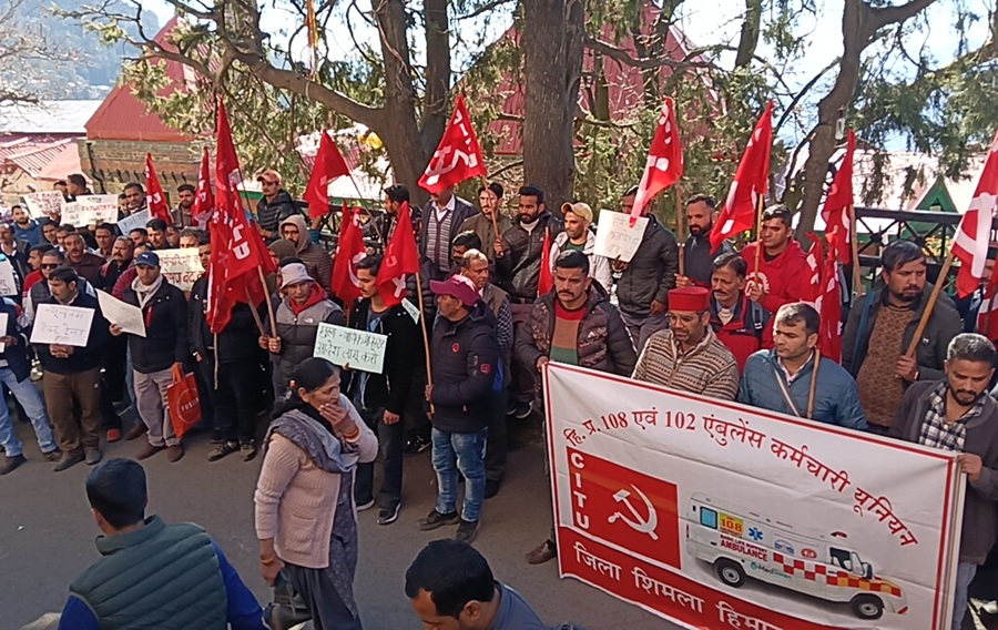  डॉक्टरों की हड़ताल के बीच 108-102 एम्बुलेंस कर्मचारी भी गए स्ट्राइक पर 