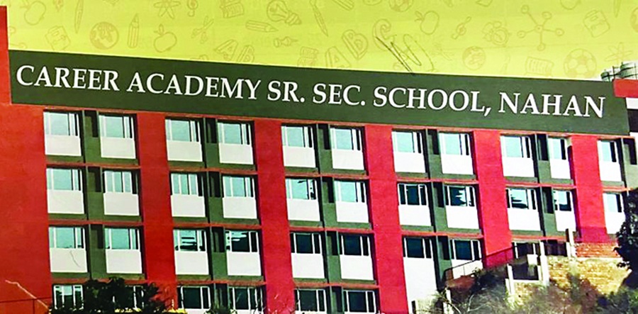 करियर अकादमी नाहन के होनहारों ने बोर्ड छात्रवृत्ति में बनाई जगह