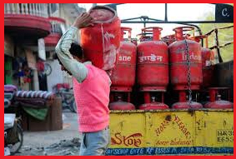 सिरमौर में कार्यरत गैस एजैन्सीयों में  एलपीजी सिलैण्डरों की  लोडिंग, अनलोडिंग एवं  वितरण हेतु परिवहन भाडा एवं मजदूरी कार्य के निविदाएं आमंत्रित