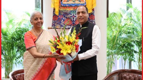  केंद्रीय वित्त मंत्री निर्मला सीतारमण से दिल्ली में मिले जयराम ठाकुर; हिमाचल के लिए मांगी मदद 