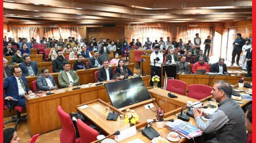 अप्रत्याशित बादल फटने की घटनाएं और सिकुड़ते ग्लेशियर जलवायु परिवर्तन के संकेतः मुख्यमंत्री