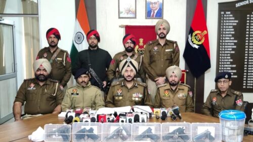6 मॉडर्न पिस्टल, हीरोइन व 11.90 लाख ड्रग मनी सहित 5 आरोपी गिरफ्तार