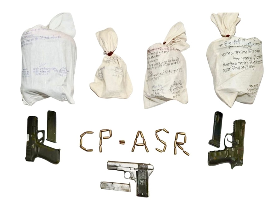 अमृतसर में विभिन्न नशीले पदार्थों व अवैध हथियारों की तस्करी मॉड्यूल से जुड़े 10 व्यक्ति गिरफ्तार; 5.4 किलोग्राम हेरोइन, 3 पिस्तौल बरामद— डीजीपी गौरव यादव