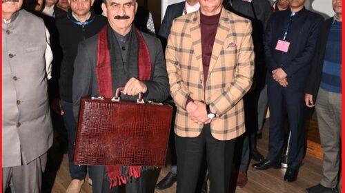 हिमाचल में आर्थिक संकट का असर: सीएम, मंत्रियों, विधायकों और अधिकारियों के वेतन का कुछ हिस्सा 6 माह के लिए स्थगित