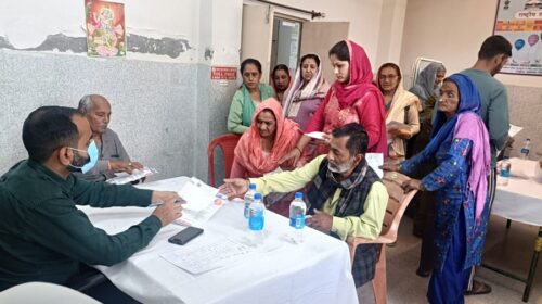 जगदीश चंद जुनेजा चैरिटेबल अस्पताल द्वारा प्राथमिक स्वास्थ्य केन्द्र भरोग बनेड़ी में लगा निशुलक स्वास्थ्य जांच शिविर;344 रोगियों ने उठाया स्वास्थ्य लाभ 