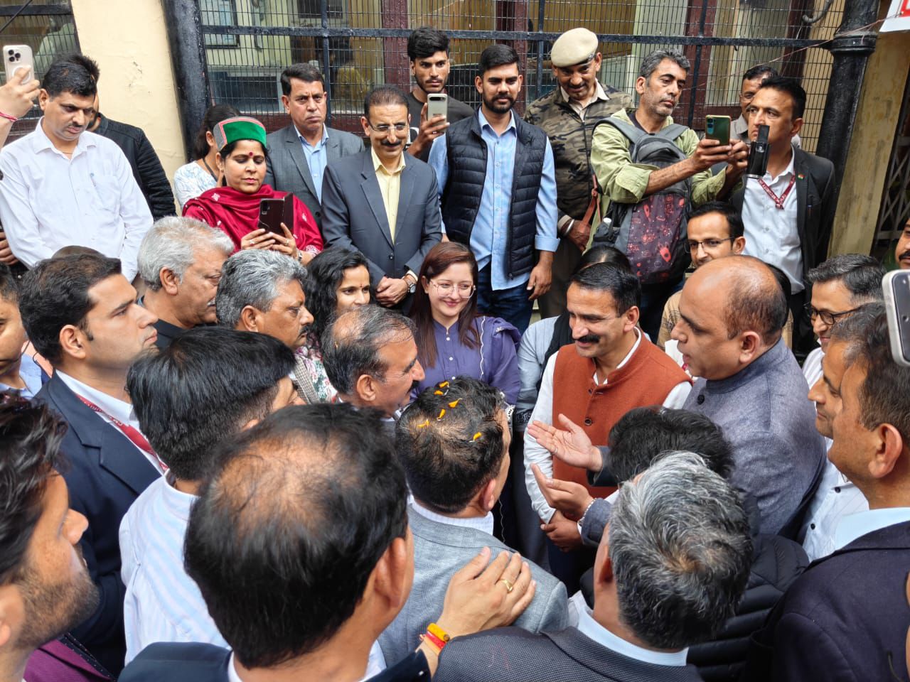 हिमाचल प्रदेश विश्वविद्यालय शिक्षक कल्याण संघ (हपूटवा) ने माननीय मुख्यमंत्री जी को सौंपा ज्ञापन, शिक्षकों की प्रमोशन एवं CAS बहाली की माँग प्रमुखता से उठाई