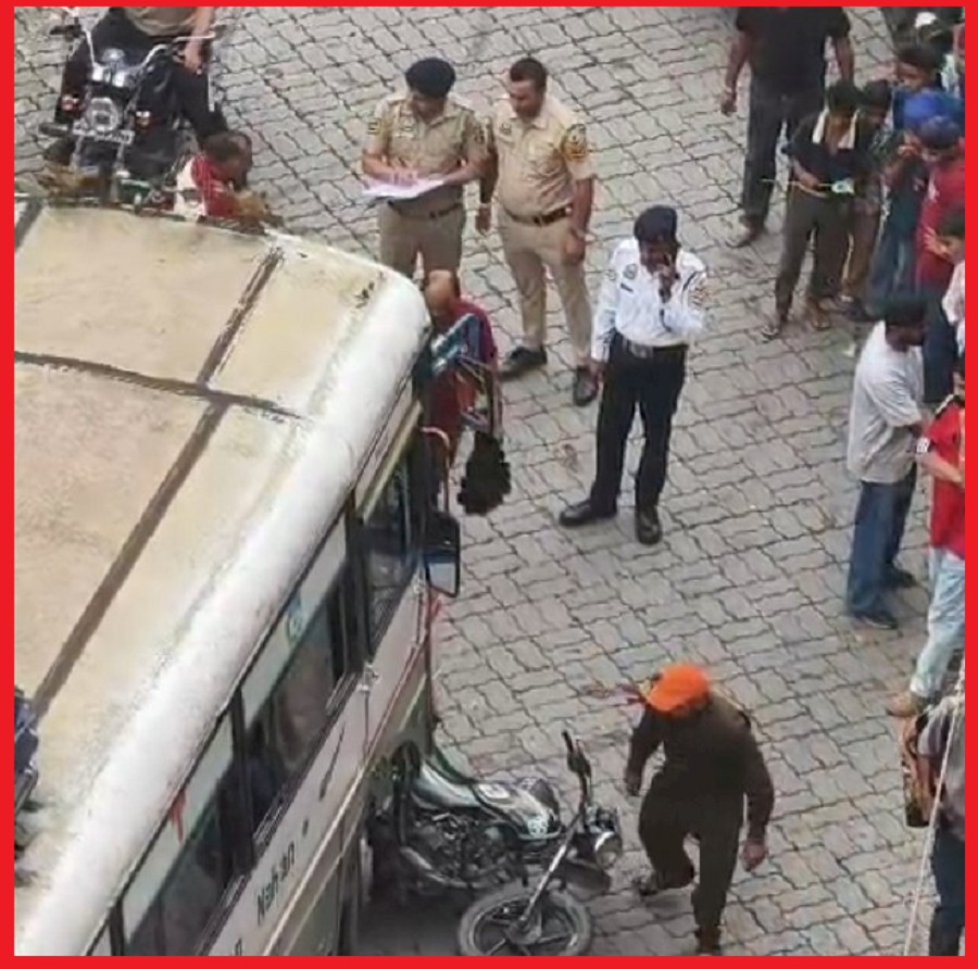 नाहन में HRTC बस और बाइक की भीषण टक्कर में 23 वर्षीय युवक की दर्दनाक मौत, साथी घायल