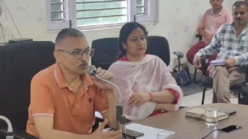 विकास खंड नाहन के बीपीएल परिवारों से विधायक अजय सोलंकी ने किया संवाद