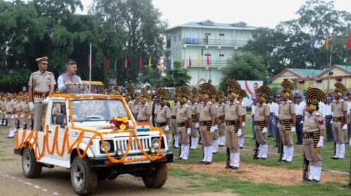 नाहन चौगान में आयोजित हुआ जिला स्तरीय स्वतंत्रता दिवस समारोह, तकनीकी शिक्षा मंत्री राजेश धर्माणी ने ध्वाजारोहण कर ली परेड की सलामी, जिला वासियों को दी स्वतंत्रता दिवस की शुभकामनाएं