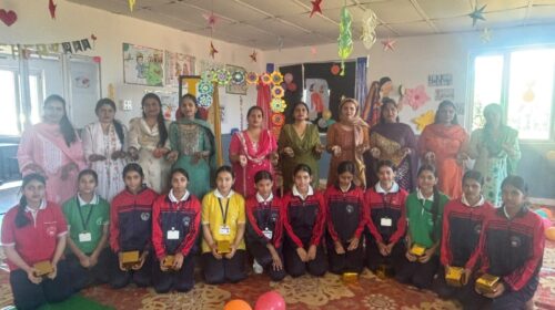 सराहनीय प्रयास: पारस पब्लिक स्कूल और कोलर की महिलाओं का संयुक्त अभियान, वृद्धाश्रम के लिए जुटाया फंड