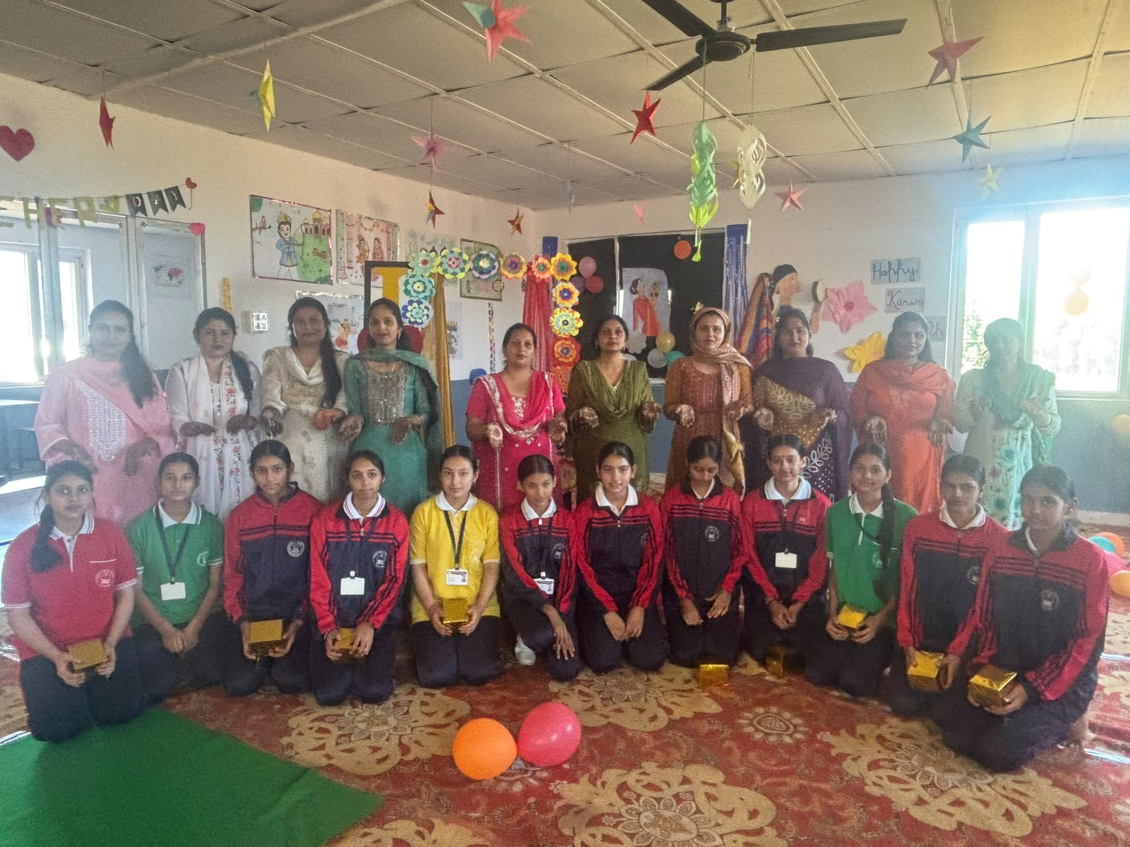 सराहनीय प्रयास: पारस पब्लिक स्कूल और कोलर की महिलाओं का संयुक्त अभियान, वृद्धाश्रम के लिए जुटाया फंड